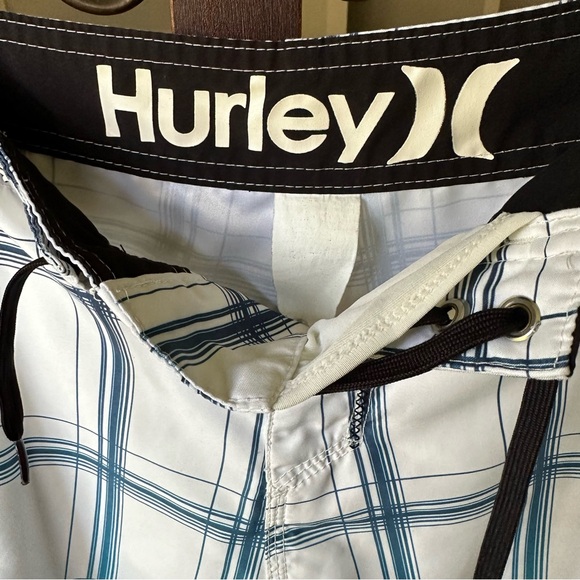 Hurley Board Shorts Mens 32 White Plaid Casual Swim Surf Kayak Beach Pool - Picture 4 of 5